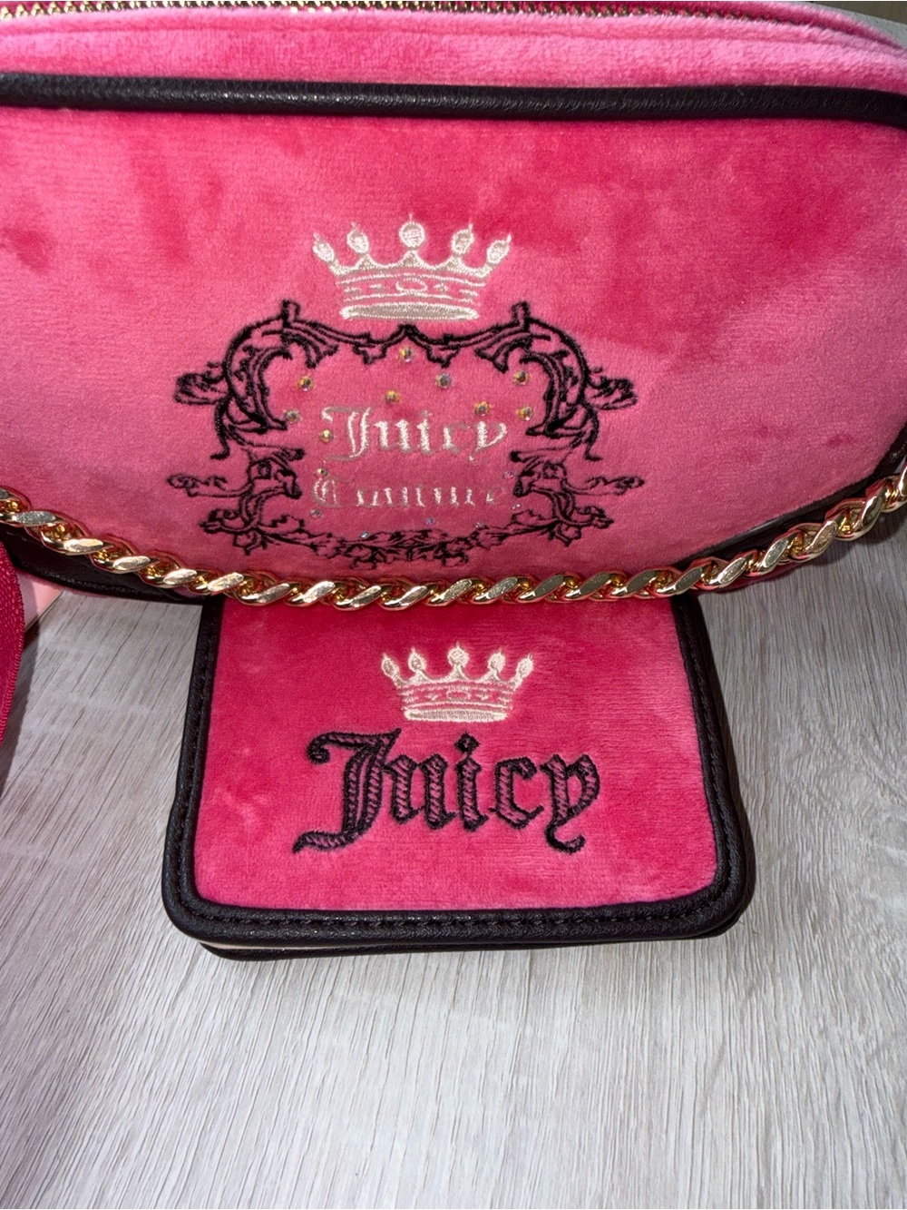 Juicy Couture Pink Velvet Crossbody Bag and Wallet set - Picture 2 of 7